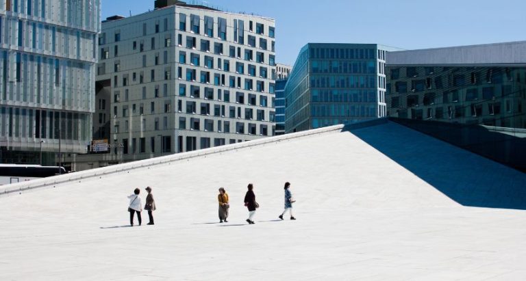 Commercial Flat Roofing Systems for Modern Buildings